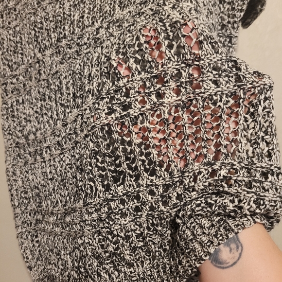 Merona Crotchet Short Sleeve Top - Picture 4 of 9